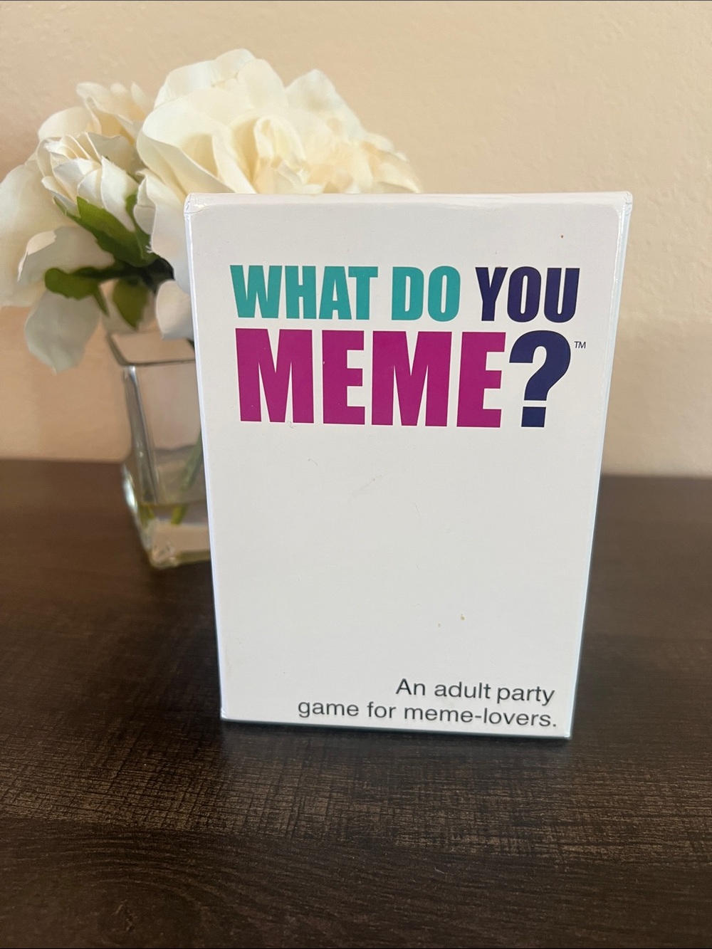 Party Game - White / Pink / Teal Box